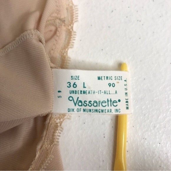 Vintage Vassarette Underneath It All 1970s Full Slip Lace Nude Womens 36 Long - Picture 5 of 14